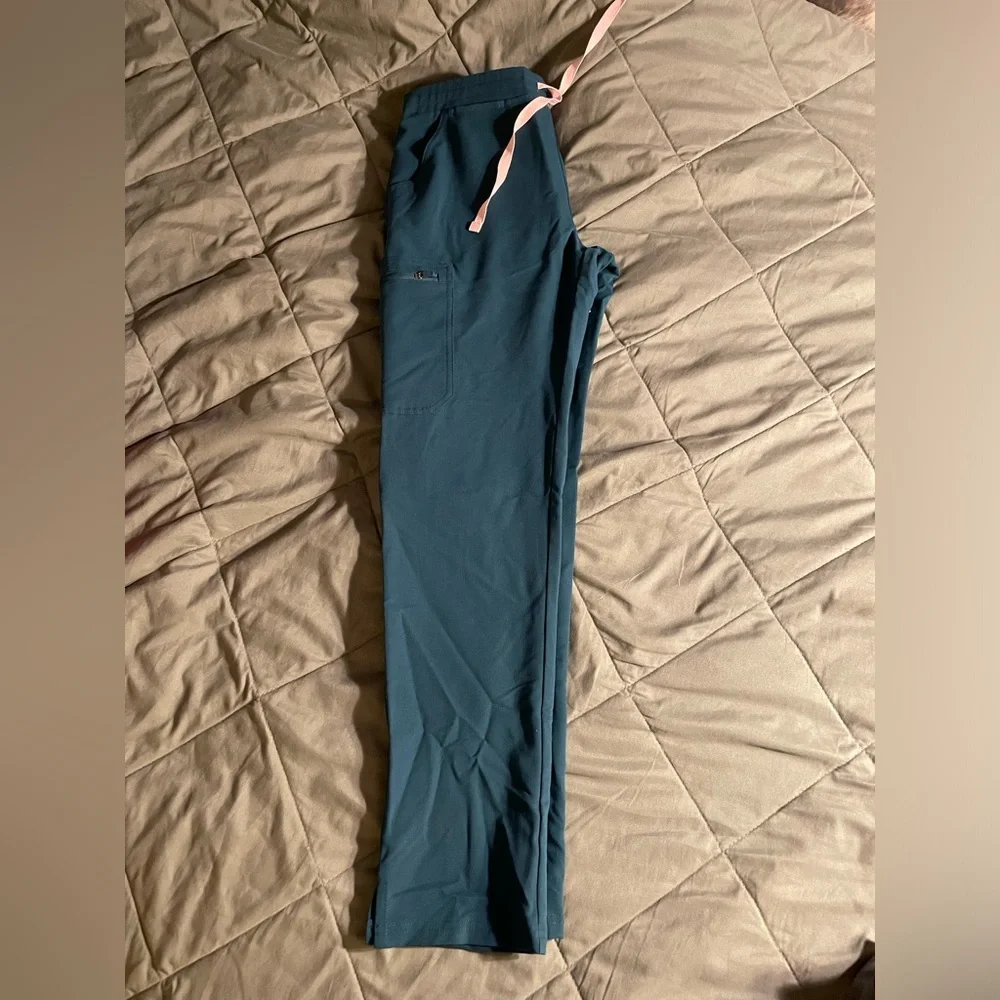 Figs sets available in multiple colors! - Picture 8 of 13